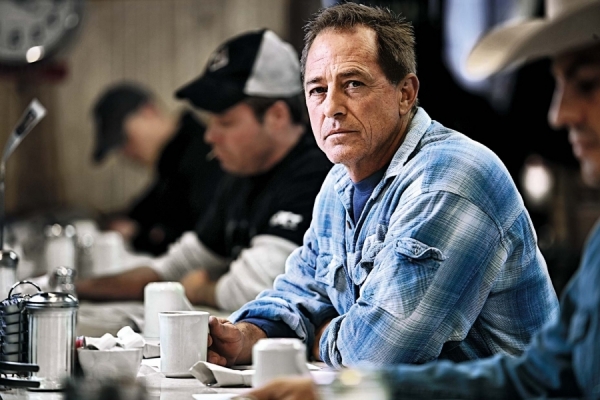 http://www.oneeyeland.com/photo4/portraits/one_eyeland_trucker_diner_by_andy_goodwin_36064.jpg